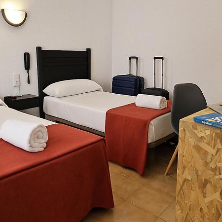 Hotel San Vicente - Centro Playa Conil de la Frontera Kültér fotó