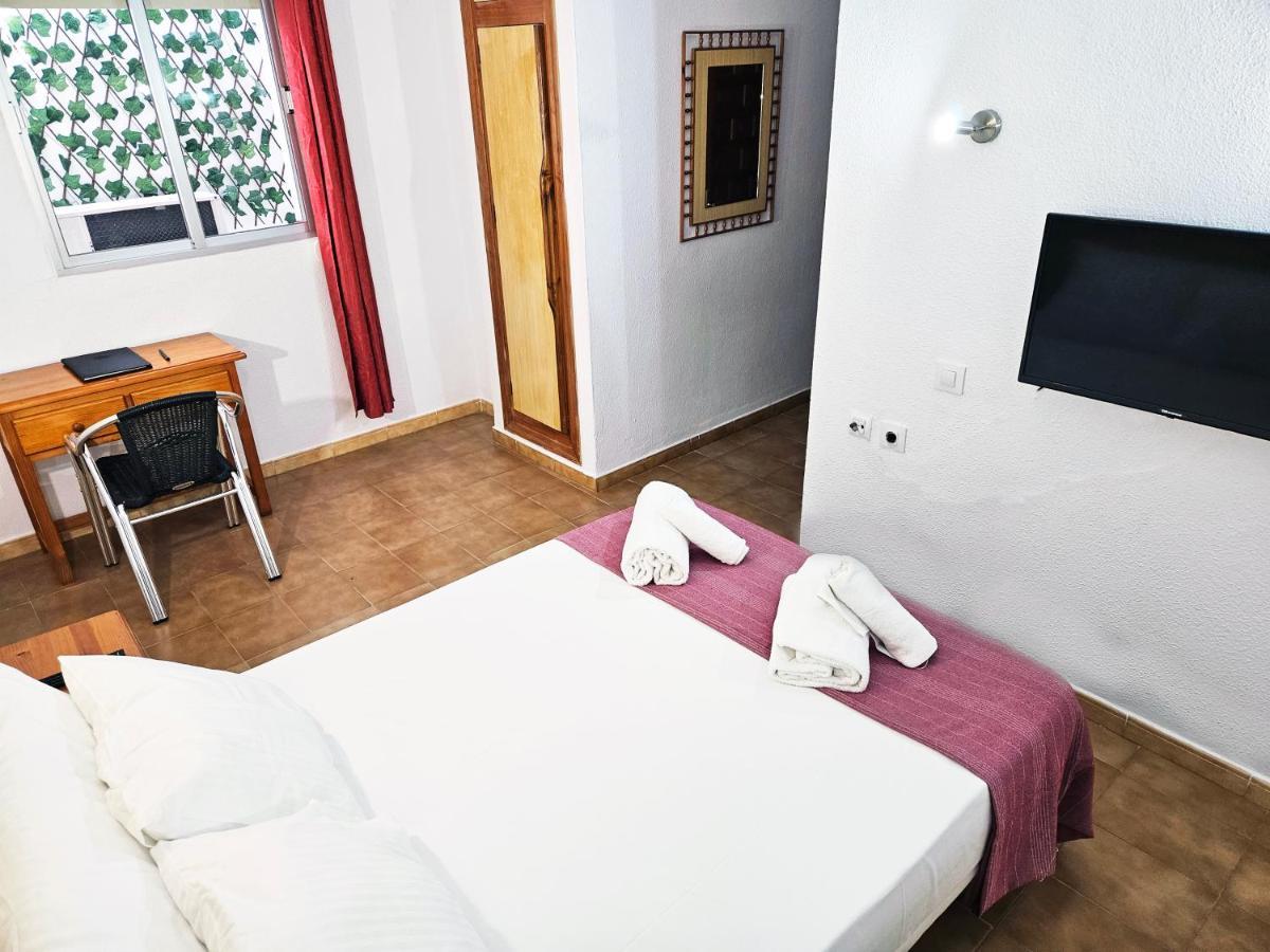 Hotel San Vicente - Centro Playa Conil de la Frontera Kültér fotó