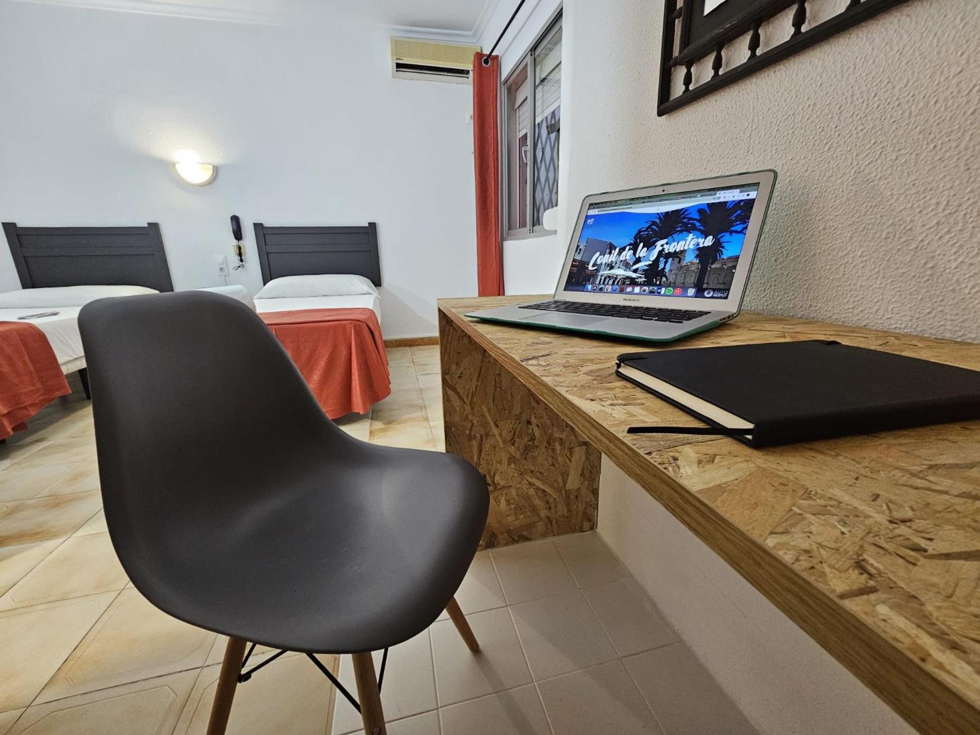 Hotel San Vicente - Centro Playa Conil de la Frontera Kültér fotó