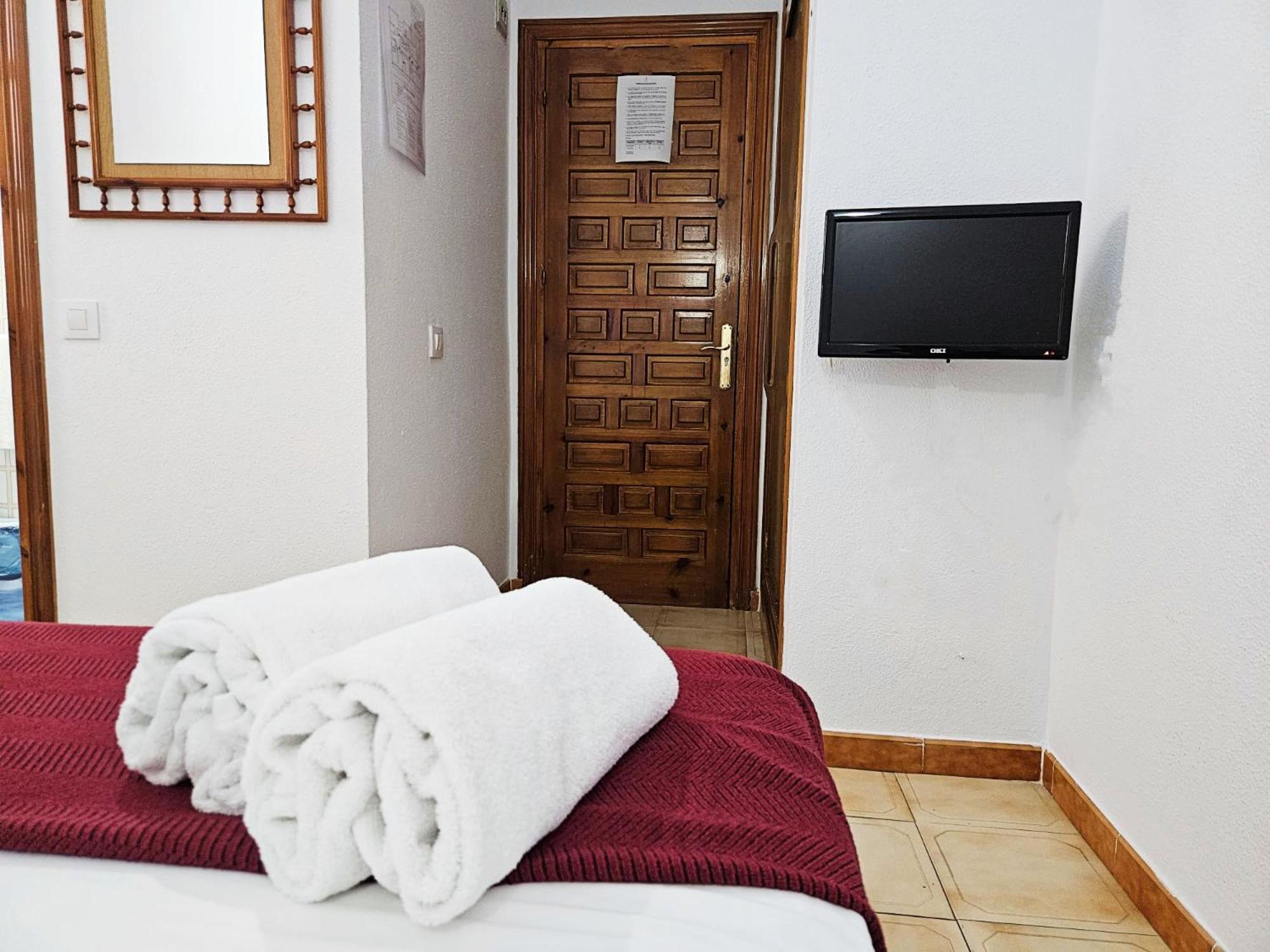 Hotel San Vicente - Centro Playa Conil de la Frontera Kültér fotó