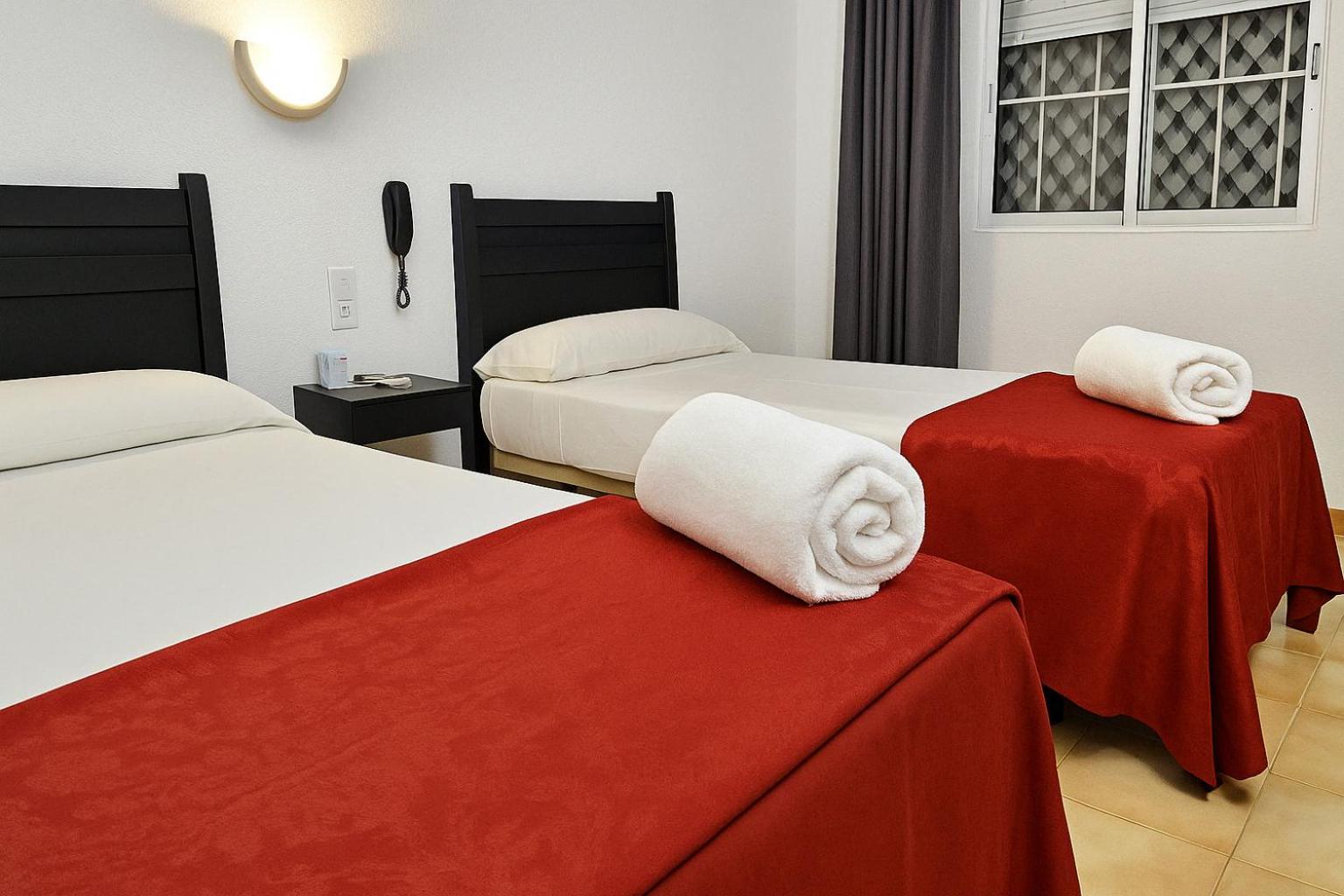 Hotel San Vicente - Centro Playa Conil de la Frontera Kültér fotó